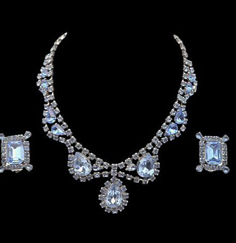 VINTAGE 1960s / 1970s BLUE PEAR-SHAPE RHINESTONES SWAG NECKLACE AND EARRINGS SET