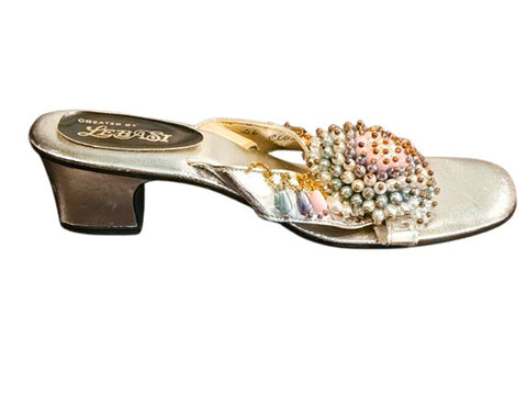 NEW VINTAGE 1960s / 1970s CREATED BY LEBASI FROM THE PHILLIPINES HANGING BEADS MULES SLIP ONS RESORT HEEL SANDALS