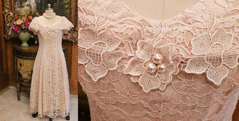 VINTAGE CACHET FOR BARI PROTAS PEACHY PINK LACE DRESS ADORNED WITH LARGE PEARLS