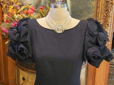 VINTAGE JACK BRYAN LORD & TAYLOR '80s-'90s BLACK EVENING GOWN FABRIC ROSE SLEEVES VERY BEAUTIFUL & DRAMATIC
