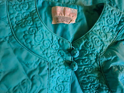 VINTAGE MARSHALL FIELD QUILTED BED JACKET IN  TURQUOISE MADE IN HONG KONG