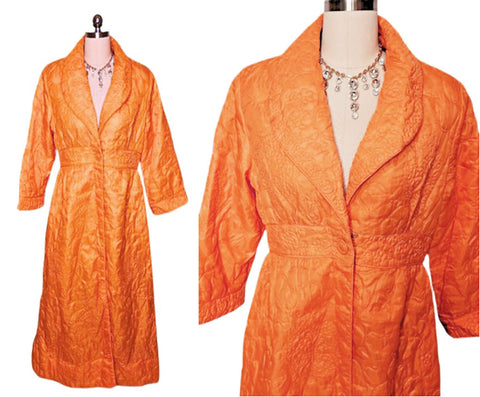 *  VINTAGE MARSHALL FIELD QUILTED ROBE MADE IN BRITISH HONG IN PERSIMMON