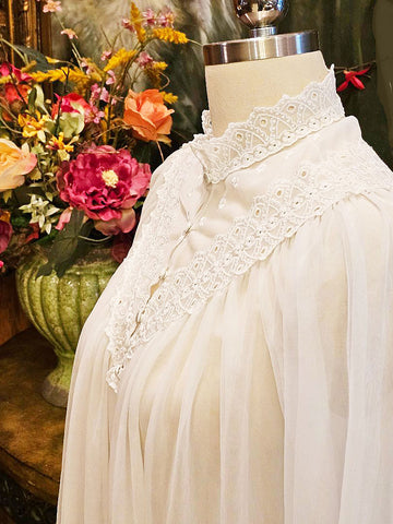 VINTAGE MISS ELAINE EXQUISITE LACE EMBROIDERED DOUBLE NYLON PEIGNOIR IN WHITE LILY