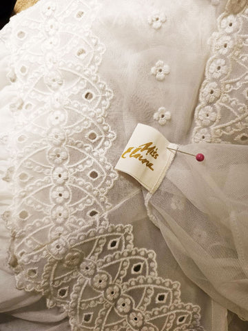 VINTAGE MISS ELAINE EXQUISITE LACE EMBROIDERED DOUBLE NYLON PEIGNOIR IN WHITE LILY