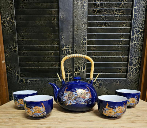 VINTAGE ASIAN CHINESE NAVY AND GOLD FLORAL TEAPOT WITH 4 CUPS - (6-PIECE TEA SET)