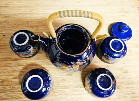 VINTAGE ASIAN CHINESE NAVY AND GOLD FLORAL TEAPOT WITH 4 CUPS - (6-PIECE TEA SET)