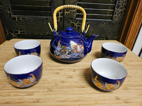 VINTAGE ASIAN CHINESE NAVY AND GOLD FLORAL TEAPOT WITH 4 CUPS - (6-PIECE TEA SET)