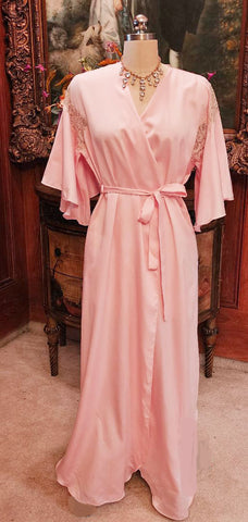 VINTAGE SAVIOR FAIRE SATINY PEIGNOIR ADORNED WITH IVORY LACE BRIDAL PEIGNOIR FANCY PINK ROBE