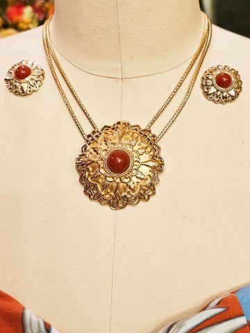 VINTAGE TRIFARI GOLD CABOCHON TONE METAL PENDANT NECKLACE AND MATCHING EARRINGS SET SIGNED NECKLACE SIGNED EARRINGS DESIGNER NECKLACE