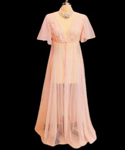VINTAGE VAL MODE BABY PINK LACE PEIGNOIR