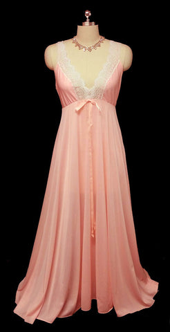 VINTAGE OLGA HOLLYWOOD STYLE PEIGNOIR & NIGHTGOWN SET IN PEACHES 'N DREAMS