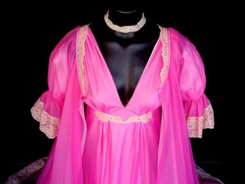 *FROM MY OWN PERSONAL COLLECTION - RARE, RARE VINTAGE INTIME RASPBERRIES & CRÈME  DOUBLE NYLON LACE PEIGNOIR & NIGHTGOWN SET