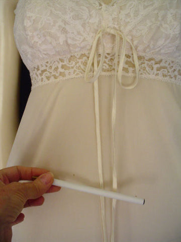 VINTAGE OLGA "SLEEPING PRETTY" LACE BRA NIGHTGOWN IN SWEET CREAM