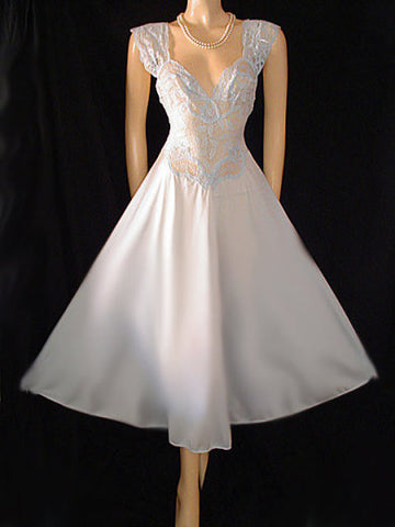 RARE OLGA  ALL-LACE SPANDEX BODICE NIGHTGOWN IN CHERUB BLUE - SIZE LARGE