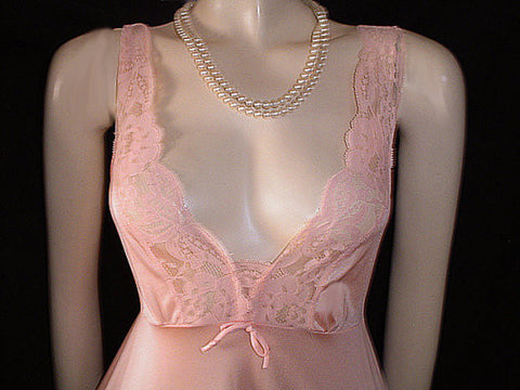 VINTAGE OLGA RARE STYLE LACEY NIGHTGOWN IN RIO SAMBA