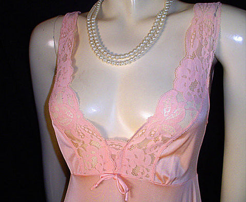 VINTAGE OLGA RARE STYLE LACEY NIGHTGOWN IN RIO SAMBA