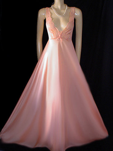 VINTAGE OLGA RARE STYLE LACEY NIGHTGOWN IN RIO SAMBA