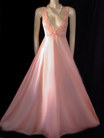 VINTAGE OLGA RARE STYLE LACEY NIGHTGOWN IN RIO SAMBA