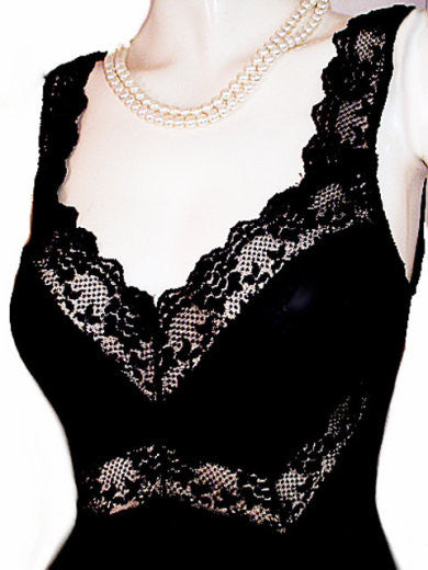 VINTAGE OLGA GRAND SWEEP BLACK LACE NIGHTGOWN IN RAVEN – Vintage Clothing &  Fashions