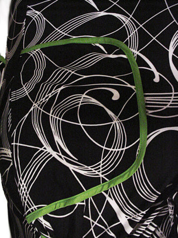 NEW - DIAMOND TEA SPRING & SUMMER SPANDEX WRAP-STYLE ROBE IN BLACK & WHITE SWIRL DESIGN WITH LUCITE GREEN TRIM - SIZE SMALL