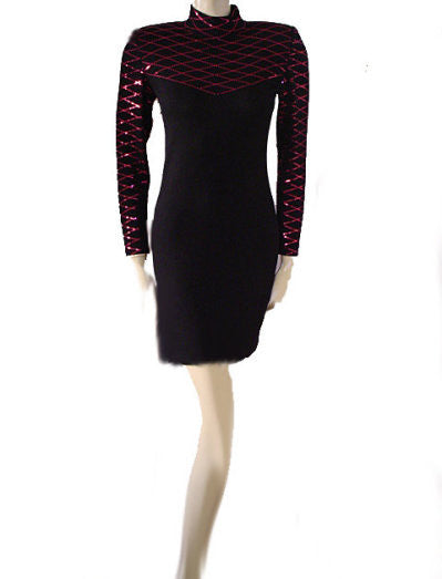 GORGEOUS '90s ST. JOHN EVENINGS BY MARIE GRAY SANTANA KNIT ADORNED WITH  STRIPS OF SPARKLING PAILETTES KNIT EVENING DRESS