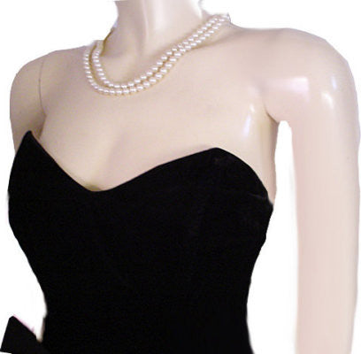 VINTAGE '80s GUNNE SAX BY JESSICA McCLINTOCK SWEETHEART NECKLINE BLACK VELVET & SATIN PARTY DRESS WITH ATTACHED CRINOLINE & RHINESTONE BOW