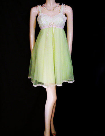 VINTAGE RARE COLOR OLGA LACE BUILT-IN BRA DOUBLE NYLON "SLEEPING PRETTY" NIGHTGOWN IN LIMEADE