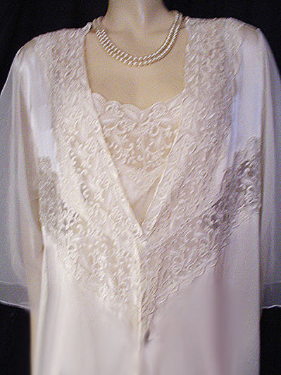 ROMANTIC INTIMATE TOUCH BRIDAL TROUSSEAU PEIGNOIR & NIGHTGOWN SET FROM THE  U.K. WITH CHANTILLY LACE, CHIFFON & GLEAMING SATIN - SIZE EXTRA LARGE XL