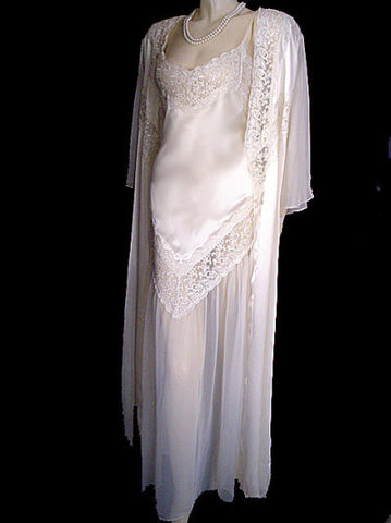 *ROMANTIC INTIMATE TOUCH IVORY BRIDAL TROUSSEAU PEIGNOIR & NIGHTGOWN SET FROM THE U.K. WITH CHANTILLY LACE, CHIFFON & GLEAMING SATIN - SIZE EXTRA LARGE  XL