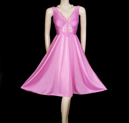 VINTAGE OLGA BODYSILK SPANDEX LACE NIGHTGOWN IN WINTER ORCHID - SIZE LARGE