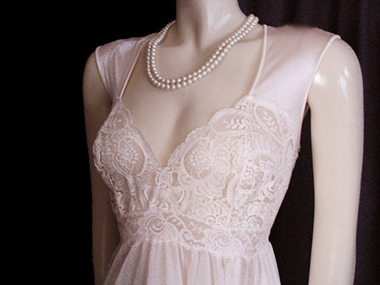 VINTAGE OLGA RARE STYLE SPANDEX LACE NIGHTGOWN IN ROMANCE SIZE