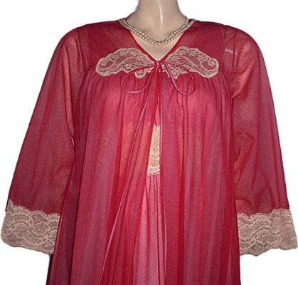 *VINTAGE INTIME DOUBLE NYLON & IVORY LACE PEIGNOIR & NIGHTGOWN SET IN CHERRIES JUBILEE