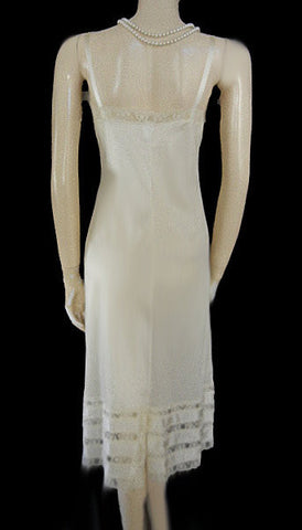 VINTAGE MOVIE STAR 4-TIER LACE HEM ANTRON III NYLON SLIP IN BAMBOO
