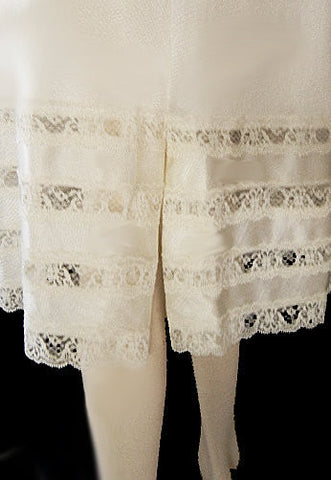 VINTAGE MOVIE STAR 4-TIER LACE HEM ANTRON III NYLON SLIP IN BAMBOO