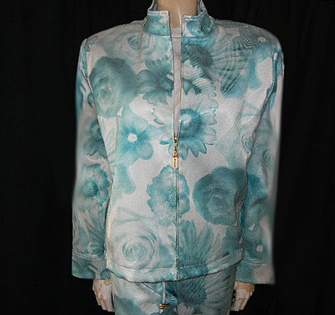 *NEW WITH TAGS - ST. JOHN MARIE GRAY AQUA & WHITE JACKET & SLACKS OUTFIT WITH CHAIN LOGO - NEW WITH TAGS - LARGE