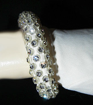 *ABSOLUTELY GORGEOUS VINTAGE '50s ELAYNE GLOVES WITH A ROLLED CUFF ENCRUSTED WITH BRILLIANTLY SPARKLING RHINESTONE