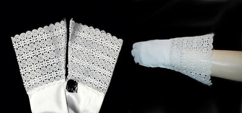 *ELEGANT VINTAGE ‘50s / EARLY ‘60s HEAVY EMBROIDERED LACE CUFF GAUNTLET GLOVES - NEW OLD STOCK WITH TAGS