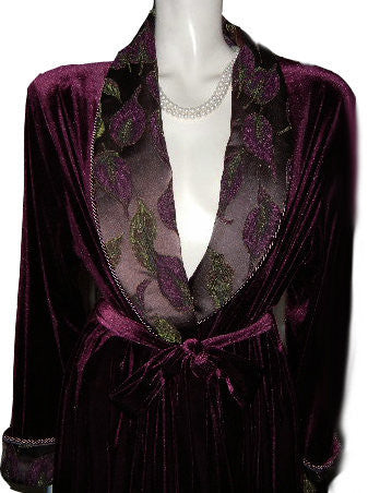 SOLD - NEW - GORGEOUS DIAMOND TEA LUXURIOUS WRAP-STYLE SPANDEX VELVET VELOUR ROBE IN TUSCAN WINE WITH BROCADE FLORAL & LEAVES COLLAR & CUFFS - SIZE MEDIUM - WOULD MAKE A WONDERFUL GIFT