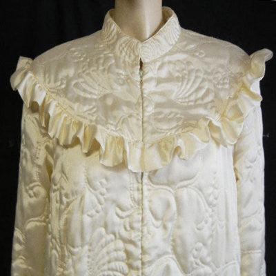 VINTAGE NEIMAN MARCUS VERY FEMININE SATINY RUFFLED QUILTED ROBE MADE IN HONG KONG IN CREAM SODA