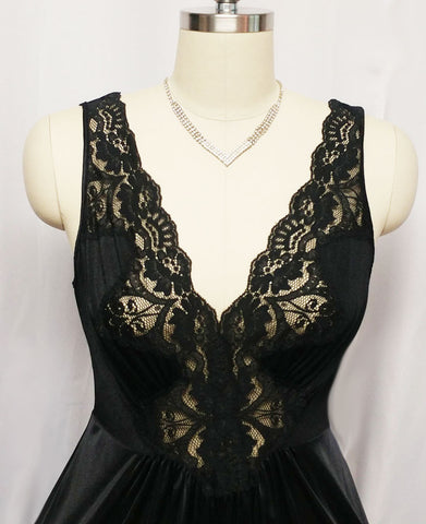 VINTAGE OLGA-LOOK LACE SPANDEX NIGHTGOWN IN EBONY