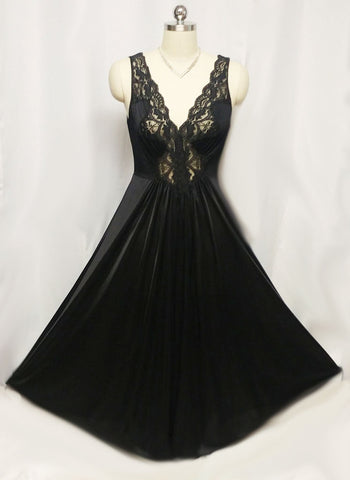 VINTAGE OLGA-LOOK LACE SPANDEX NIGHTGOWN IN EBONY