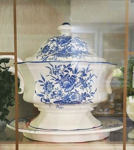 VINTAGE ELEGANT FRENCH COUNTRY BLUE TOILE 4-PIECE SOUP TUREEN, LID UNDER PLATE & LADLE - (4-PIECE SET)