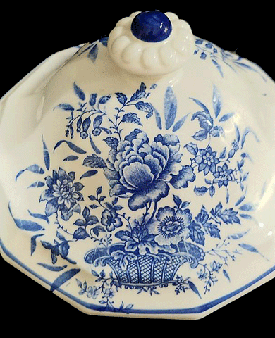 VINTAGE ELEGANT FRENCH COUNTRY BLUE TOILE 4-PIECE SOUP TUREEN, LID UNDER PLATE & LADLE - (4-PIECE SET)