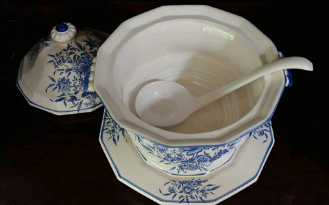 VINTAGE ELEGANT FRENCH COUNTRY BLUE TOILE 4-PIECE SOUP TUREEN, LID UNDER PLATE & LADLE - (4-PIECE SET)
