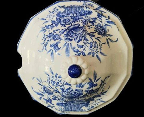 VINTAGE ELEGANT FRENCH COUNTRY BLUE TOILE 4-PIECE SOUP TUREEN, LID UNDER PLATE & LADLE - (4-PIECE SET)