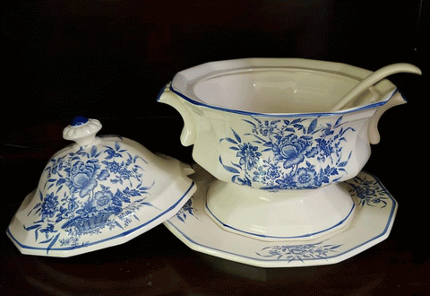 VINTAGE ELEGANT FRENCH COUNTRY BLUE TOILE 4-PIECE SOUP TUREEN, LID UNDER PLATE & LADLE - (4-PIECE SET)
