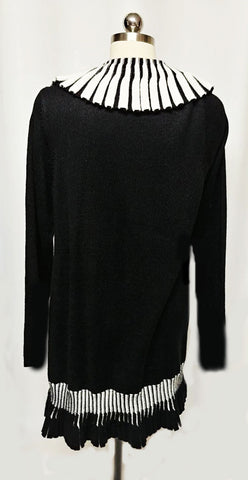 *NEW -STRIKING BLACK & WHITE PLEATED LONG SWEATER CARDIGAN / SWEATER COAT PIANO KEYS SWEATER