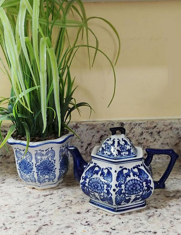 VINTAGE BLUE AND WHITE ASIAN HEXAGON TEAPOT & LID - PERFECT FOR A BLUE AND WHITE KITCHEN OR A TEA PARTY - (1 TEAPOT WITH LID)