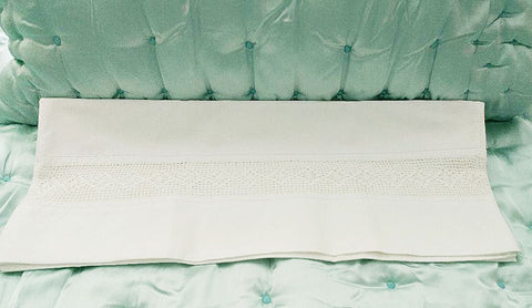 *BEAUTIFUL VINTAGE HEIRLOOM CROCHETED BY HAND INSERTED BAND OF LACE PILLOW CASE - 1 INDIVIDUAL PILLOW CASE