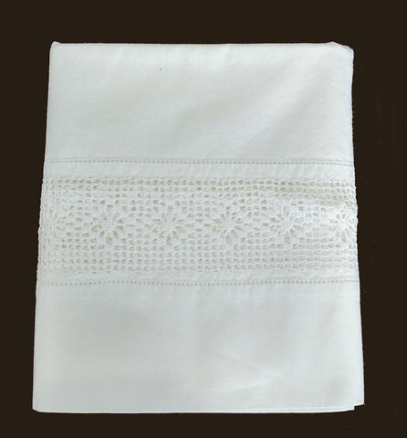 *BEAUTIFUL VINTAGE HEIRLOOM CROCHETED BY HAND INSERTED BAND OF LACE PILLOW CASE - 1 INDIVIDUAL PILLOW CASE